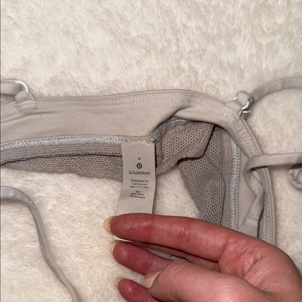 lululemon athletica Green, White and Pink Seamless Bras Intimates - Picture 11 of 11